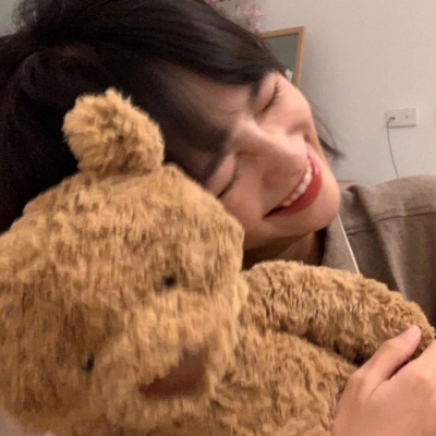 2025个性微信女生真人头像