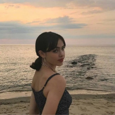 2025年流行头像女生图片
