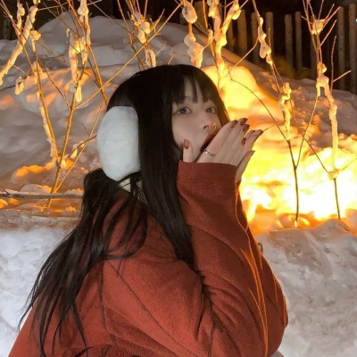 2025年好看女生头像图片