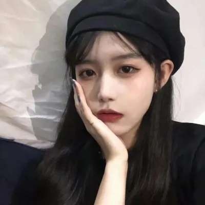 2025年流行微信头像女生照片