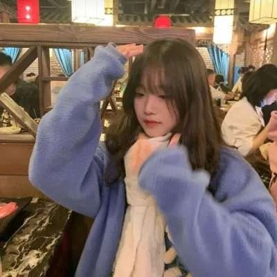 2025年流行微信头像女生照片