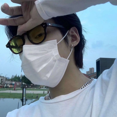 2025新版的超酷微信头像男