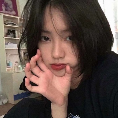 真人简单高清女生微信头像