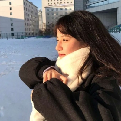 2025真人流行微信女生头像