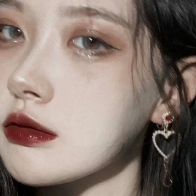 2025年女生微信真人头像新潮流