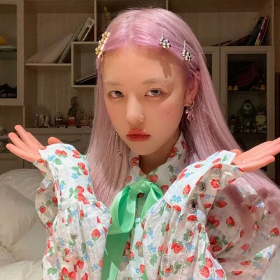 2025真人流行微信女生头像