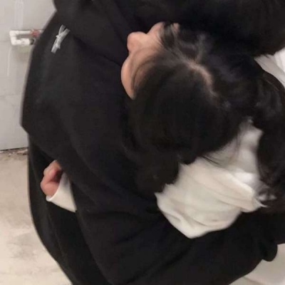 一左一右微信情侣头像