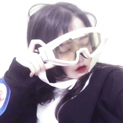 2025最火女生头像沙雕