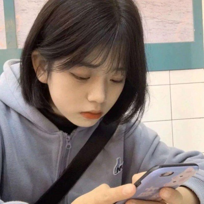 2025年流行的的女生头像图片