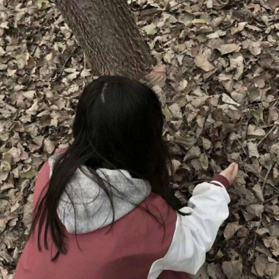 2025年流行的的女生头像图片
