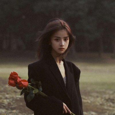 2025女生真人好看微信头像