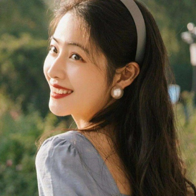 2025年流行的的女生头像图片