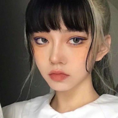 2025超火青春女生微信头像