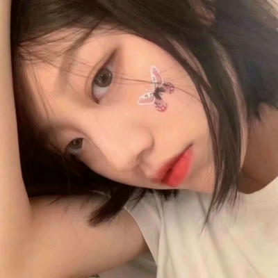 2025超火青春女生微信头像
