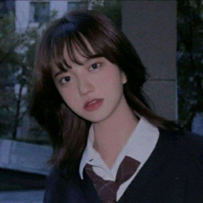 2025年流行的的女生头像图片