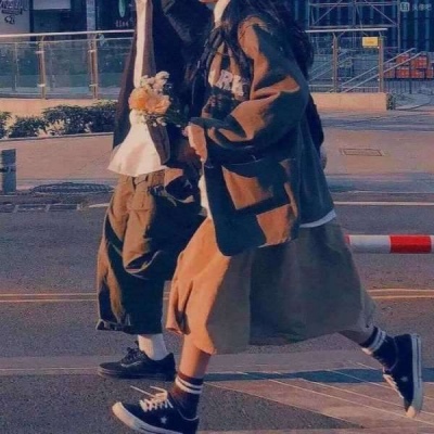 最火的头像2025情侣