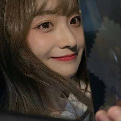 2025真人美女头像