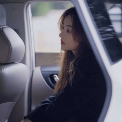 2025微信头像网红美女照片