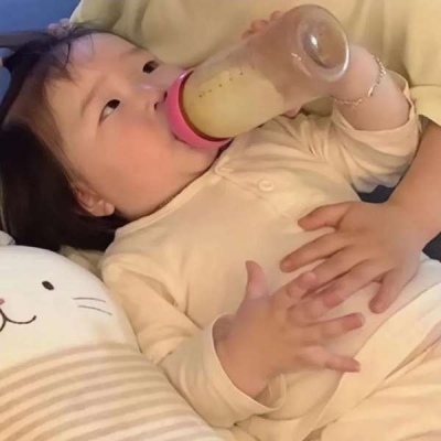 一左一右微信情侣头像