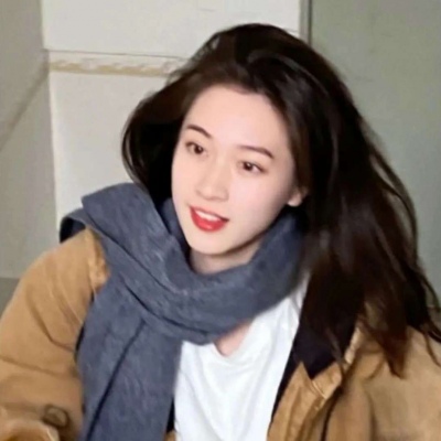 2025超火青春女生微信头像