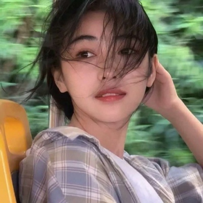 2025流行的头像女生高清图片
