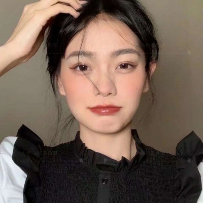 2025超火青春女生微信头像