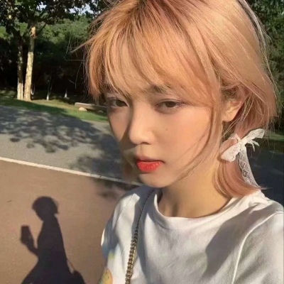 2025流行的头像女生高清图片