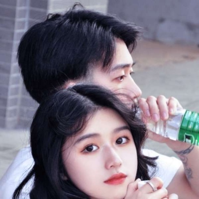 最火的头像2025情侣