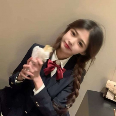 抖音2025最火头像女生高清照片