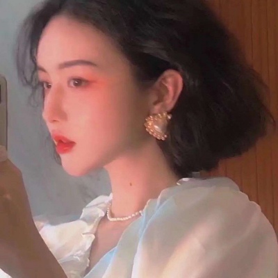 2025QQ头像唯美女生