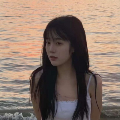 抖音2025最火头像女生高清照片
