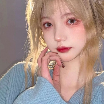 2025最火头像图片女生