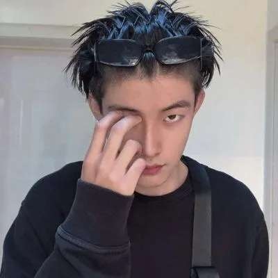 微信头像好看的2025年男生图片