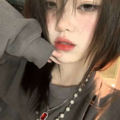 2025年最好看最新的女生头像图片