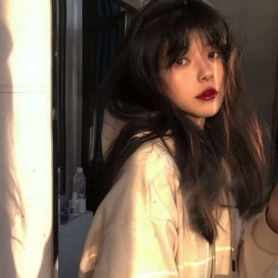 2025年最好看最新的女生头像图片