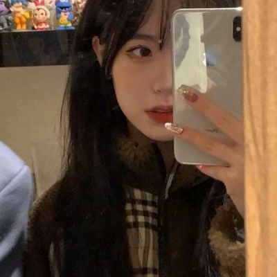 2025年最好看最新的女生头像图片