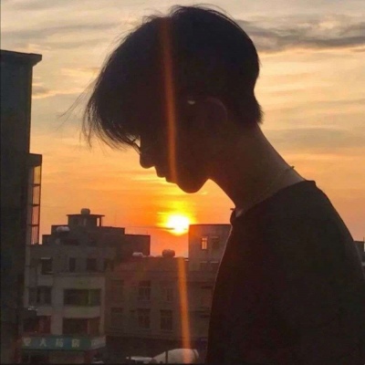 2025年好看的微信头像男生图片