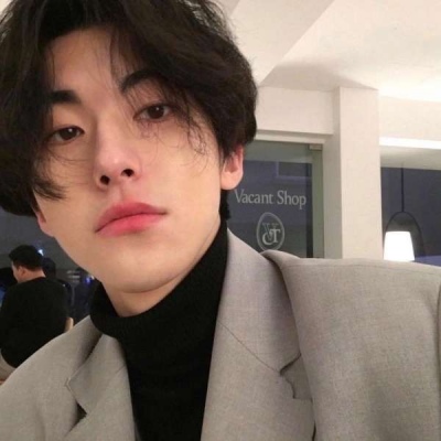 2025年好看的微信头像男生图片