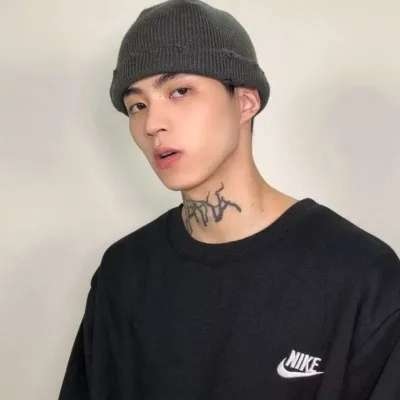 2025年好看的微信头像男生图片