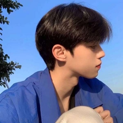 2025年好看的微信头像男生图片
