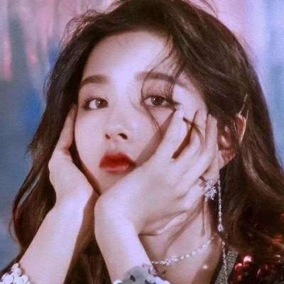 神明女生真人头像图片