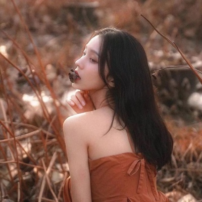 神明干净的女生头像图片