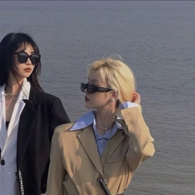 2025最火闺蜜女头图片