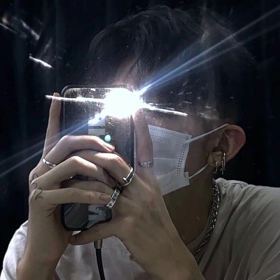 2025抖音上很火的男生头像图片