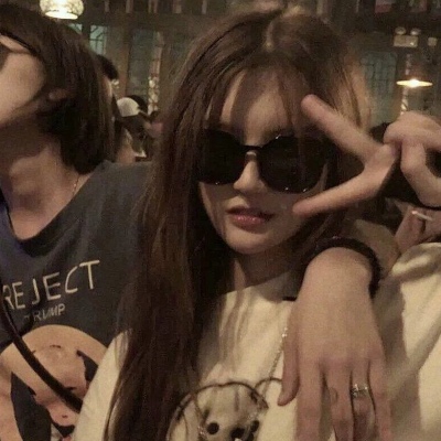 2025最火闺蜜女头图片