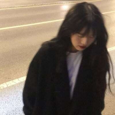 2025头像女图片最火真人