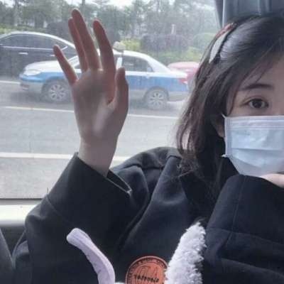 2025头像女图片最火真人
