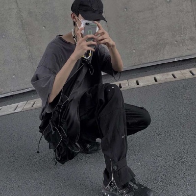2025潮流男微信头像图片