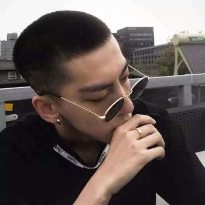 2025帅气男生潮流头像图片