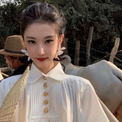 2025最潮流真人头像女生高清图片